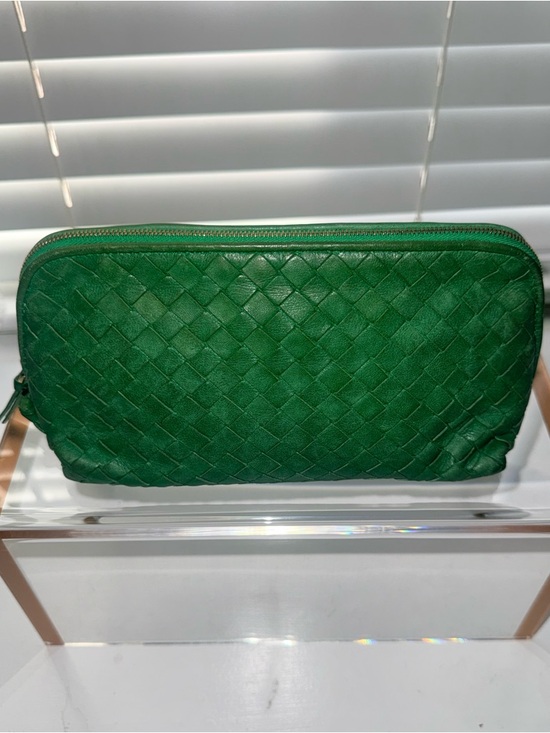 Bottega Veneta Handbags - ⭐️Authentic Bottega Veneta Intrecciato Pouch - Parakeet Green